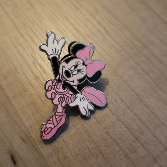 Disney Minnie Pin - Picture 1 of 2